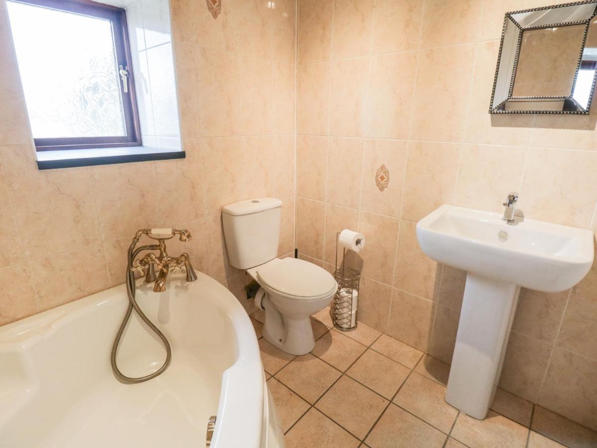 1 Queens Square Windermere Buitenkant foto