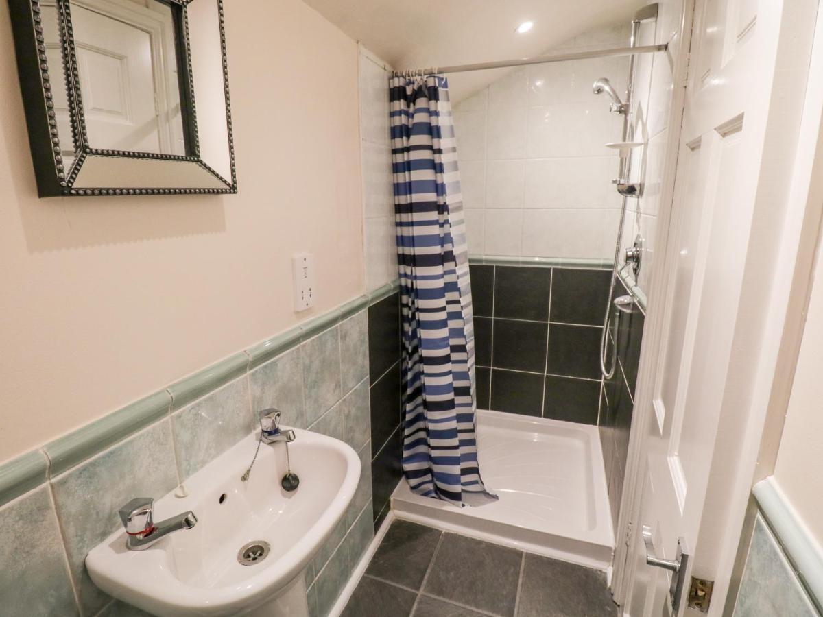 1 Queens Square Windermere Buitenkant foto