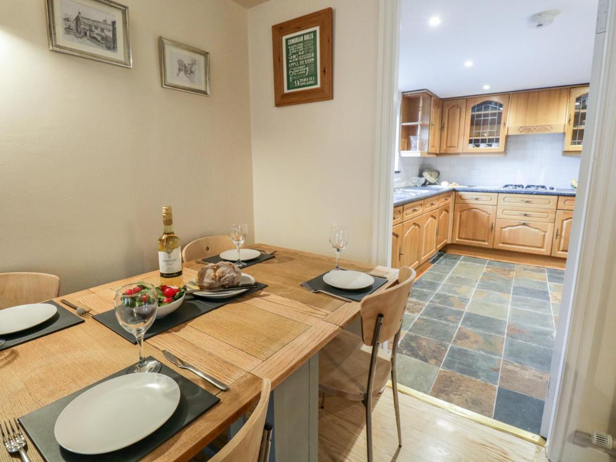 1 Queens Square Windermere Buitenkant foto